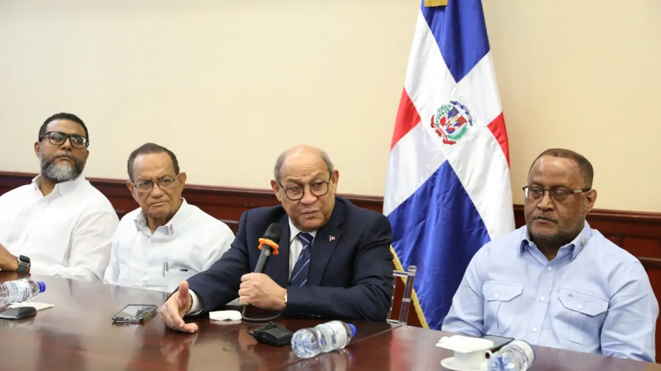 Centrales sindicales respaldan la reforma educativa propuesta por el Mescyt