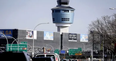 LaGuardia reabre tras fatal colisión entre avión y camión