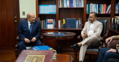 ITLA presenta al MESCyT nuevas carreras técnicas en áreas estratégicas