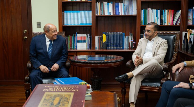 ITLA presenta al MESCyT nuevas carreras técnicas en áreas estratégicas 1