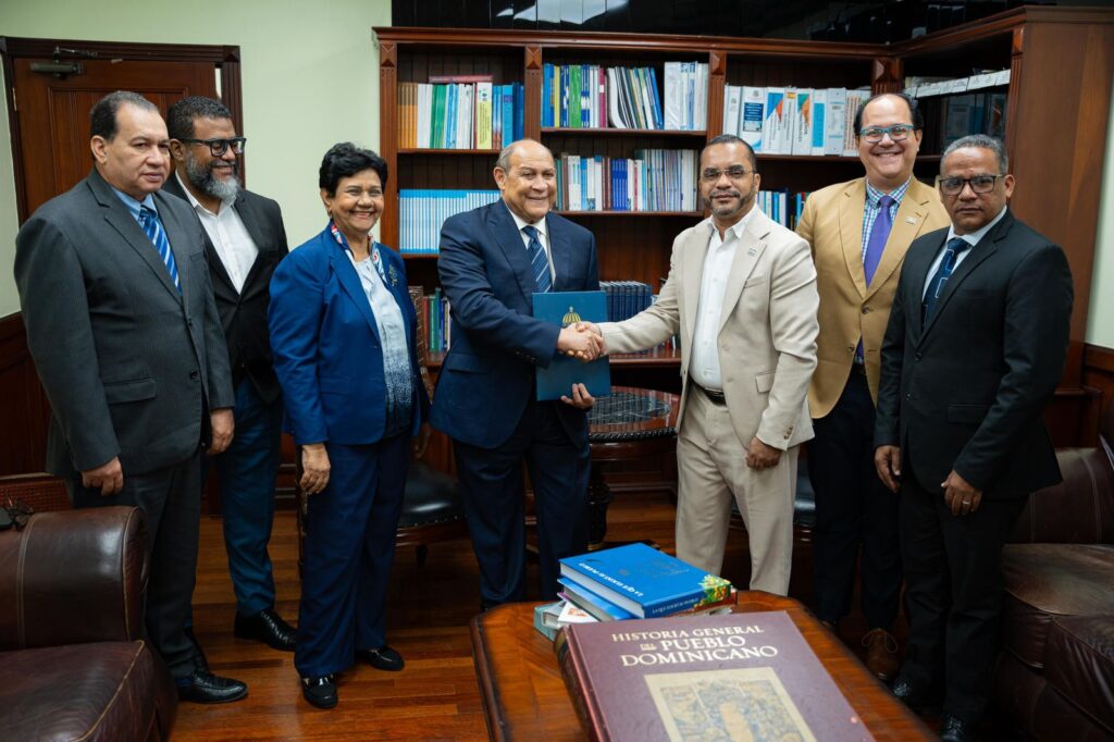 ITLA presenta al MESCyT nuevas carreras técnicas en áreas estratégicas 2 ITLA presenta al MESCyT nuevas carreras técnicas en áreas estratégicas