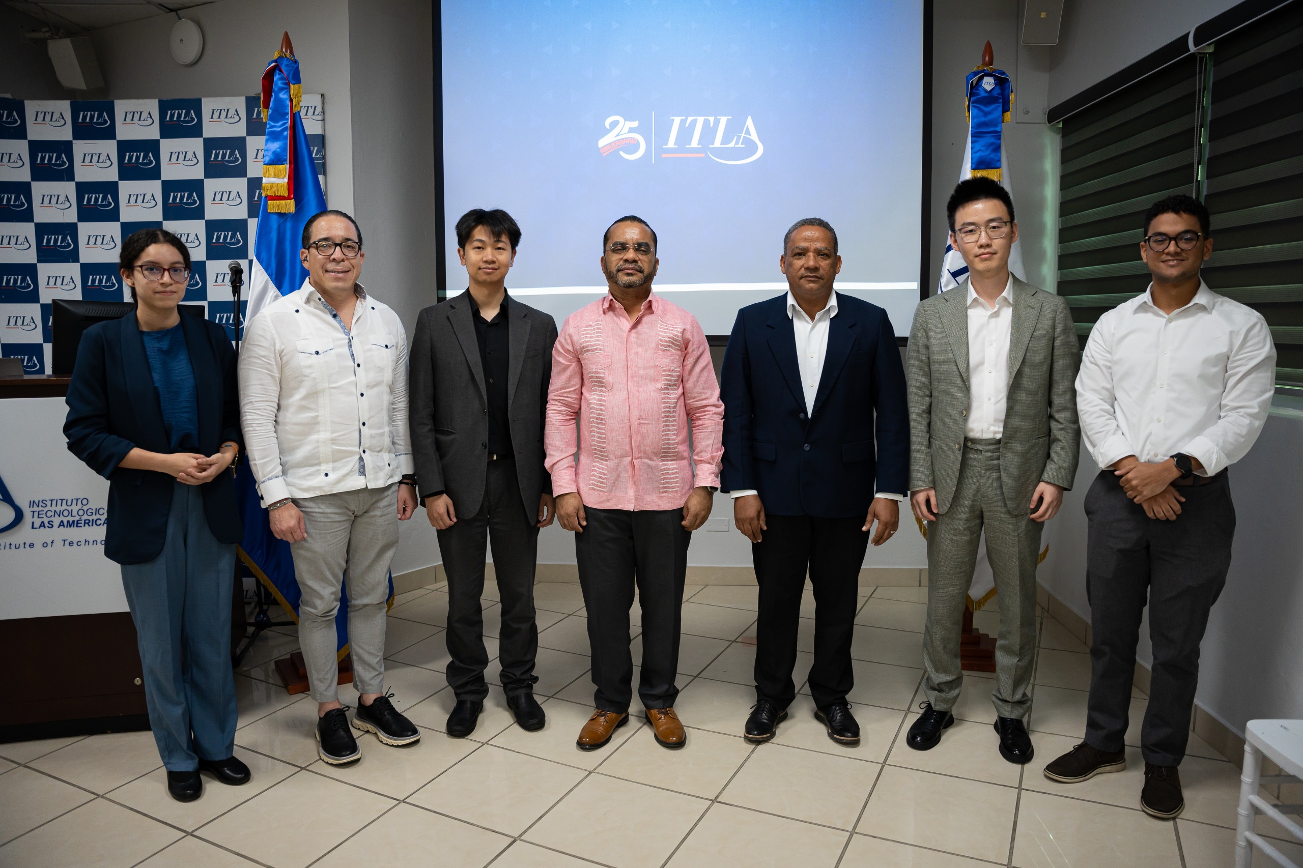 Rector del ITLA recibe delegación de Huawei Cloud y evalúa alianza estratégica en inteligencia artificial