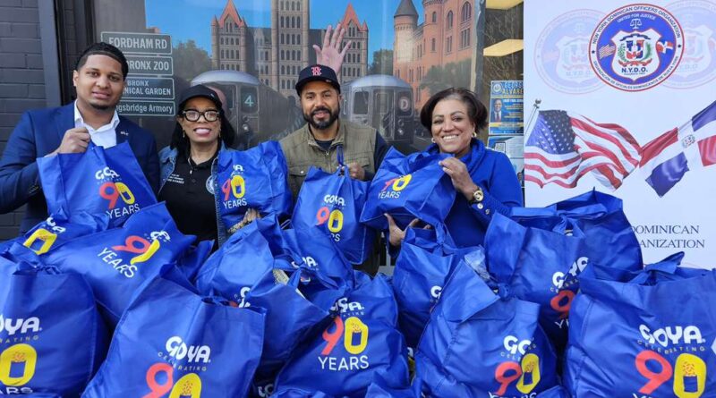 Goya y el asambleísta George Álvarez celebran 90 años con entrega de alimentos a la comunidad del Bronx 1
