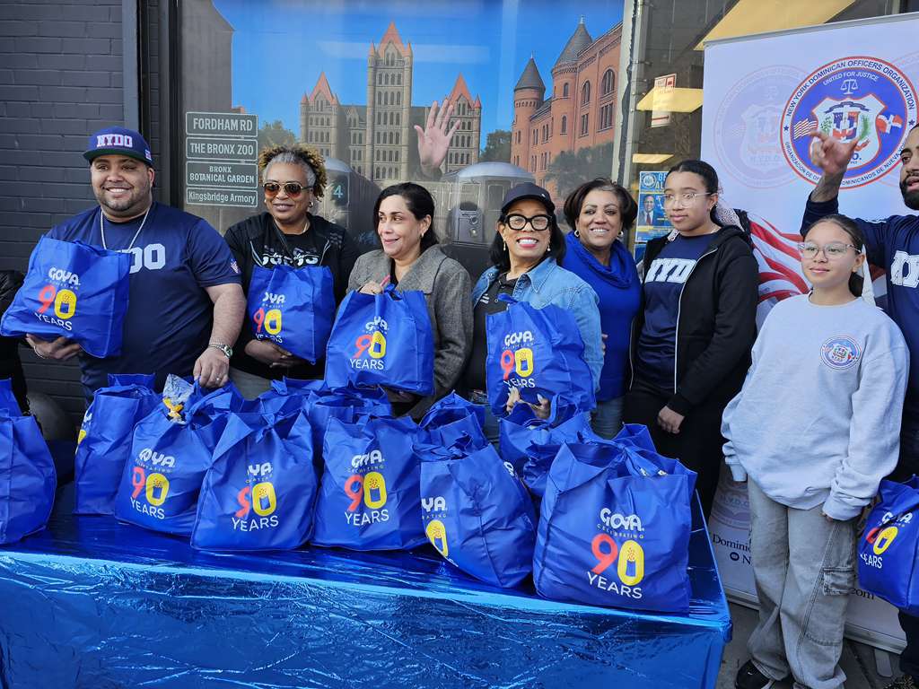 Goya y el asambleísta George Álvarez celebran 90 años con entrega de alimentos a la comunidad del Bronx 2 Goya y el asambleísta George Álvarez celebran 90 años con entrega de alimentos a la comunidad del Bronx