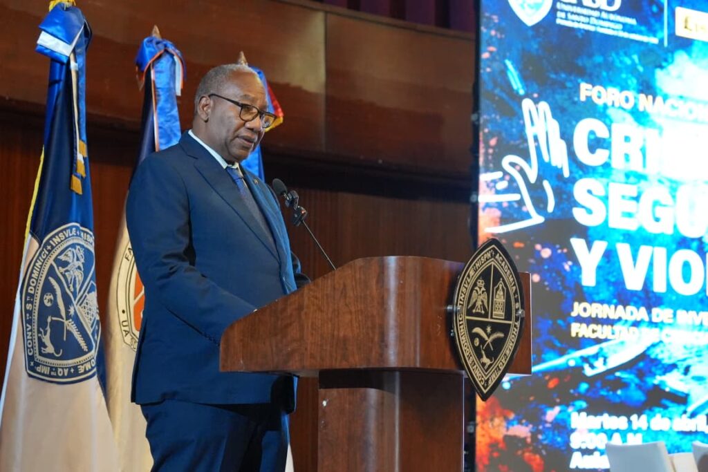 UASD y Listín Diario celebran foro sobre crimen, seguridad y violencia en el país