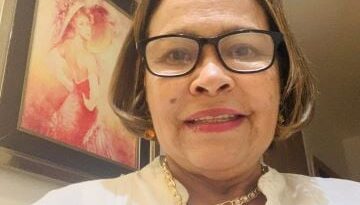 Maestra UASD propone fortalecer bibliotecas mediante formación de recursos humanos, destacando su impacto en educación, lectura y reducción del analfabetismo.