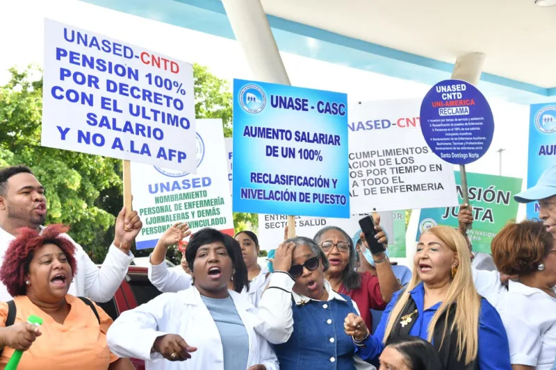 Personal de enfermería inicia paro de 24 horas en reclamo de acuerdos