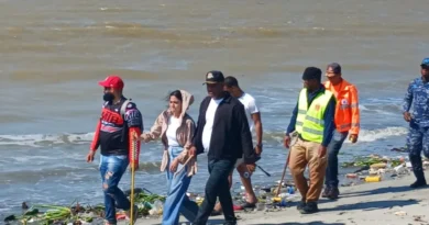 Continúa búsqueda de niño tras lanzarse su madre con él al río Yaque del Norte