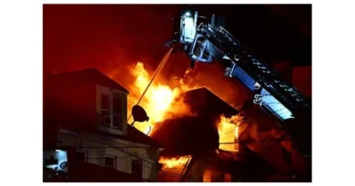 Hombre de 38 años causa incendio mortal en Queens y declara querer "desahogar su rabia"