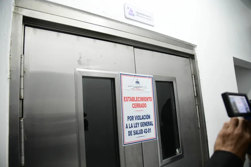 Salud Pública clausura quirófanos de clínica tras muerte de paciente