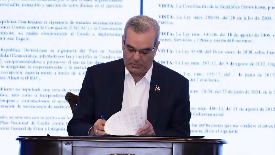 Abinader promulga ley que suprime candidaturas independientes