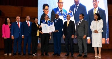Editrudis Beltrán resalta formación continua y virtualidad en graduación de diplomado docente de la UASD