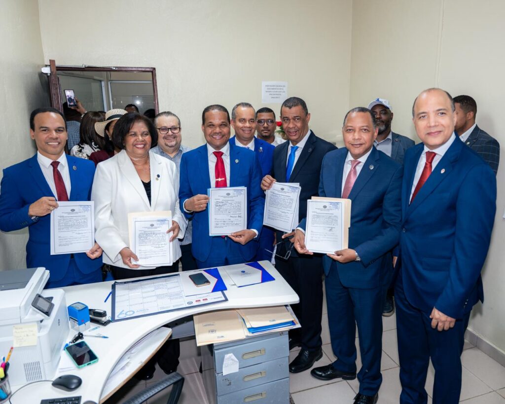 Radhamés Silverio formaliza candidatura a la Rectoría de la UASD con llamado a la continuidad, la innovación y el fortalecimiento institucional