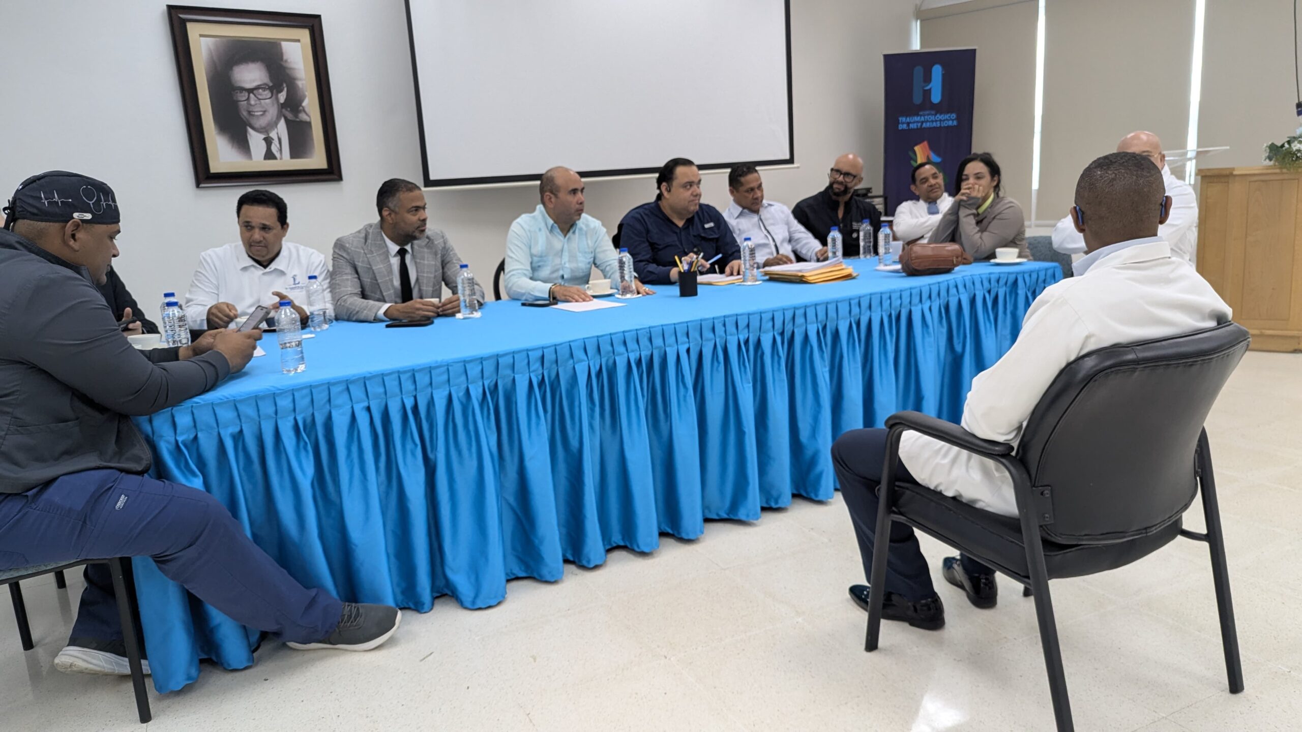 Ney Arias Lora entrevista más de 175 médicos para residencias y subespecialidades