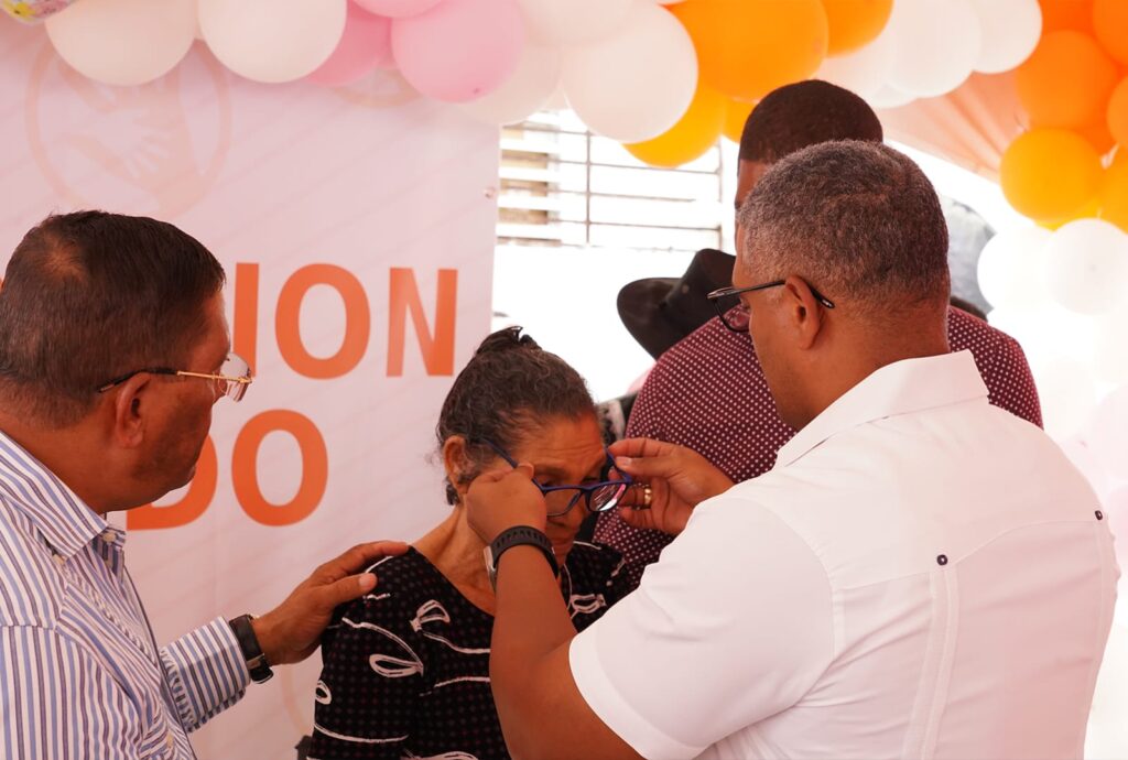 Fundación Oviedo celebra en grande el Día de las Madres en Nagua