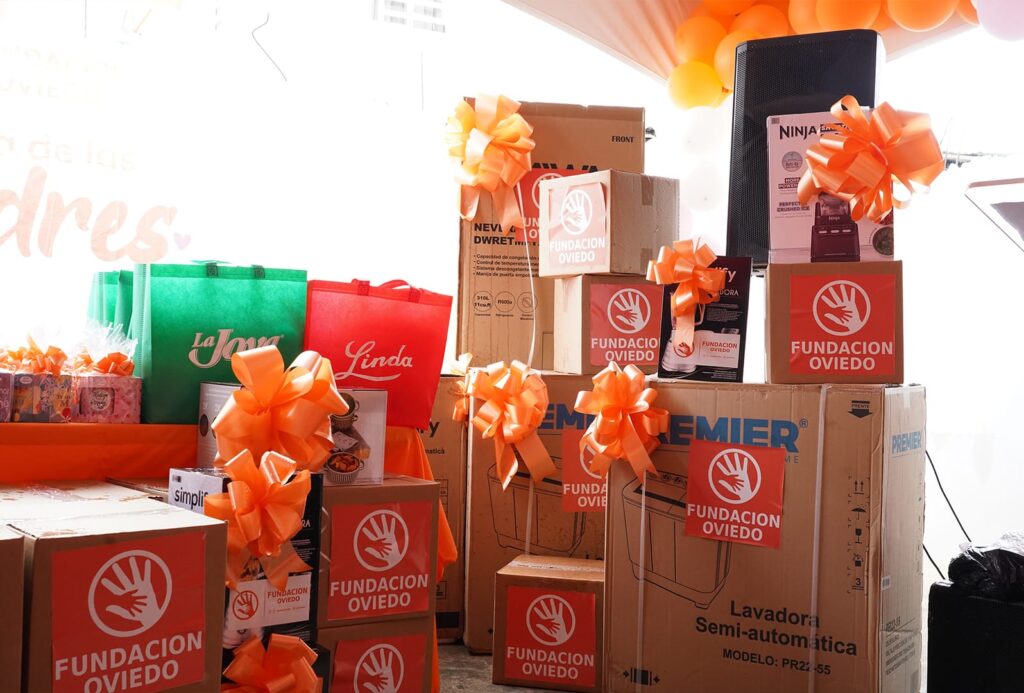 Fundación Oviedo celebra en grande el Día de las Madres en Nagua