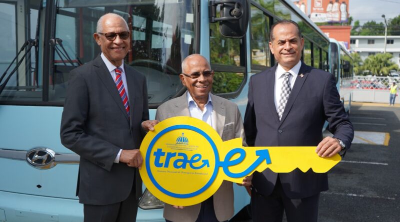 TRAE y OMSA entregan autobuses al ITSC para fortalecer transporte estudiantil 1