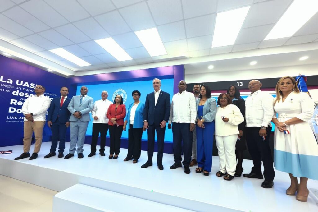 Presidente Abinader y rector Editrudis Beltrán inauguran histórica transformación de la UASD