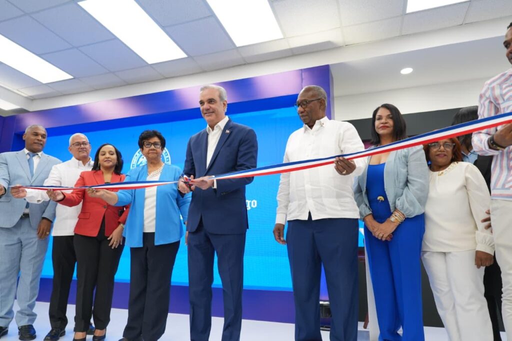 Presidente Abinader y rector Editrudis Beltrán inauguran histórica transformación de la UASD
