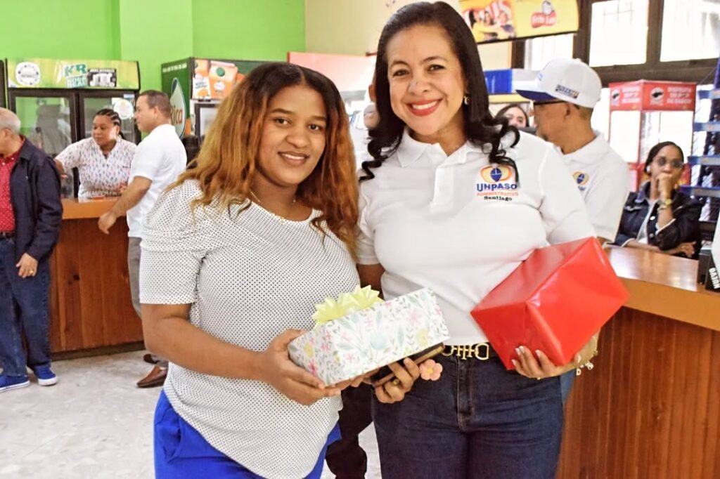 UASD Recinto Santiago y ASODEMU agasajan a las madres con emotiva celebración