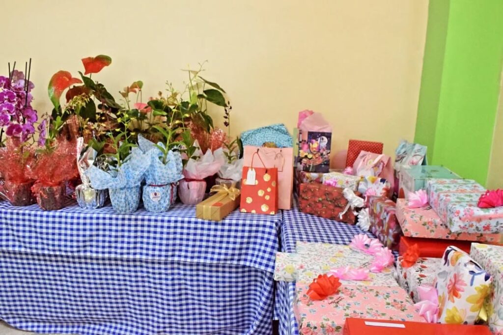 UASD Recinto Santiago y ASODEMU agasajan a las madres con emotiva celebración