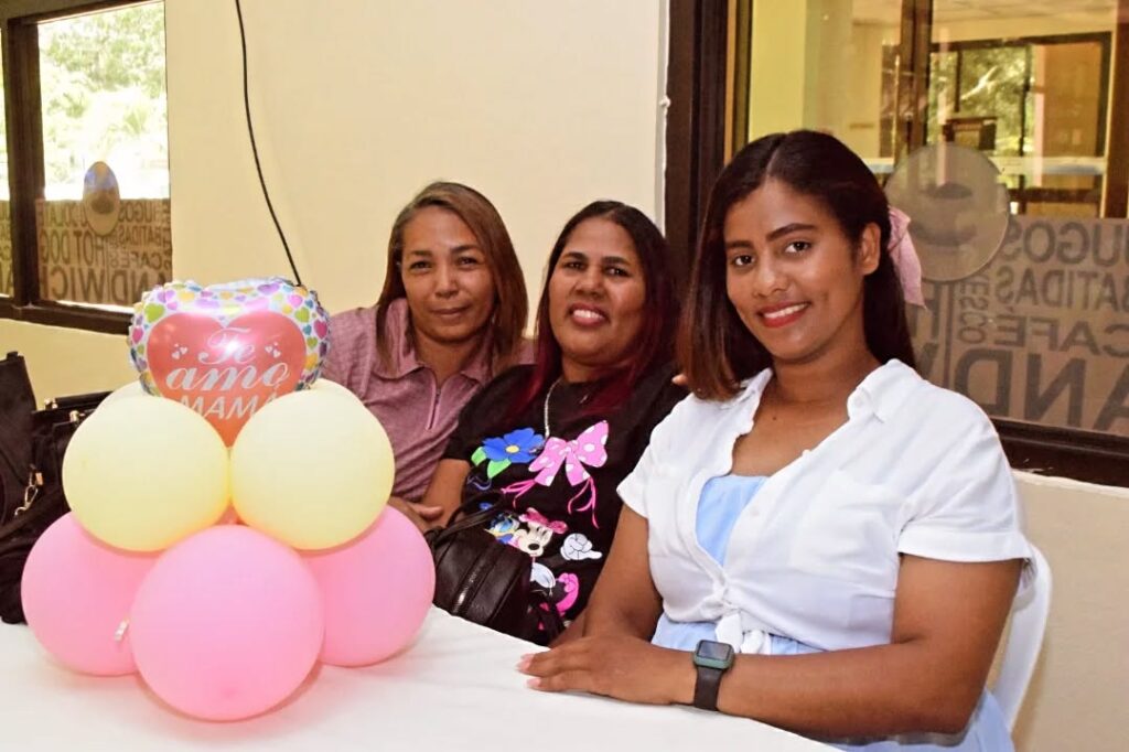 UASD Recinto Santiago y ASODEMU agasajan a las madres con emotiva celebración