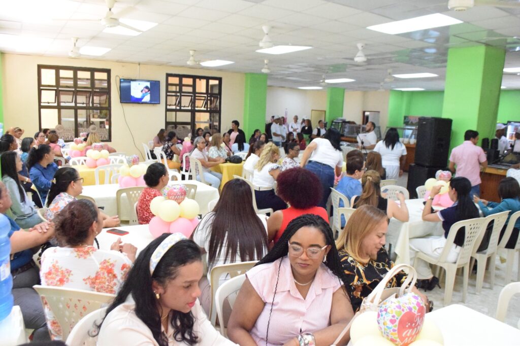 UASD Recinto Santiago y ASODEMU agasajan a las madres con emotiva celebración