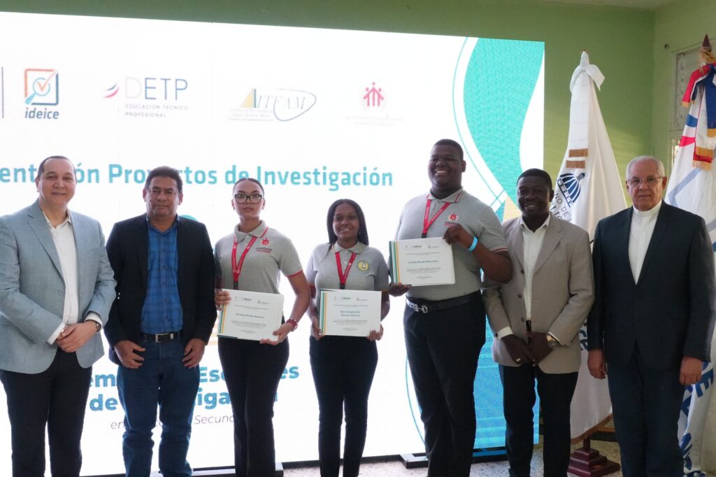 Minerd e Ideice presentan avances de proyectos desarrollados por estudiantes en semilleros de investigaciones en centros educativos 3 Minerd e Ideice presentan avances de proyectos desarrollados por estudiantes en semilleros de investigaciones en centros educativos