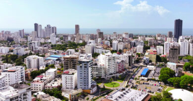 La economía dominicana creció 4.0% entre enero y abril de 2026, impulsada por construcción, turismo, minería y zonas francas.