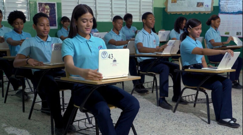 Minerd anuncia programa “Práctica Virtual de Educación para la Seguridad Vial” 1 Minerd implementará educación vial virtual para estudiantes de secundaria en República Dominicana con apoyo del Intrant y formación interactiva.
