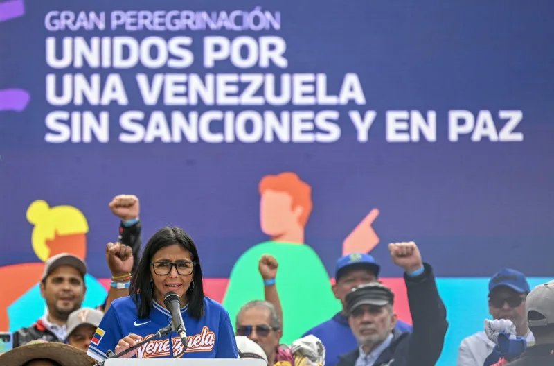 Delcy Rodríguez eleva el ingreso mínimo integral a 240 dólares