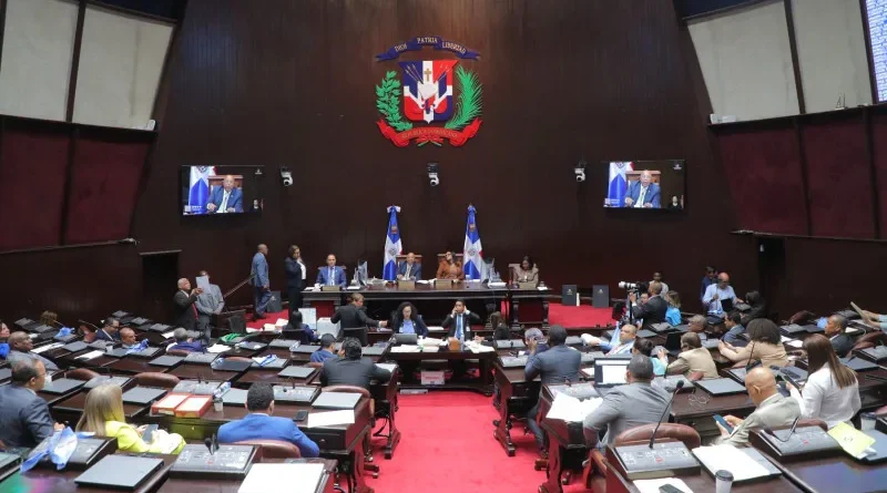 Diputados aprueban reformas laborales con cambios en licencias y teletrabajo 1