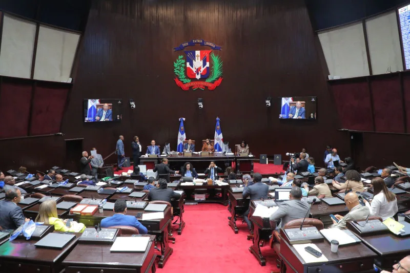 Diputados aprueban reformas laborales con cambios en licencias y teletrabajo