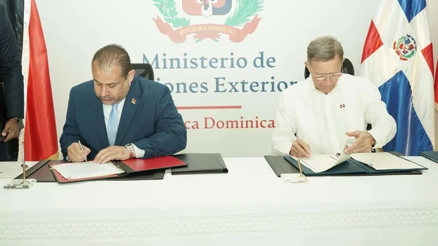 República Dominicana y Trinidad y Tobago firman convenio para potenciar conectividad aérea y comercio bilateral