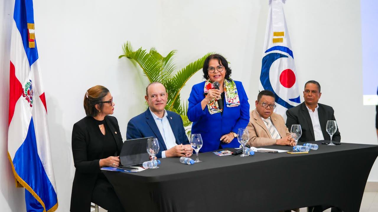 La CCRD impulsa la transparencia municipal a través del SICEEP en la región del Cibao