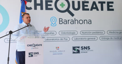 SNS lleva Chequéate RD a Barahona con jornada gratuita de detección temprana de cáncer 2 Chequéate RD llegó a Barahona con jornadas gratuitas de detección de cáncer y servicios médicos preventivos para fortalecer la salud comunitaria.