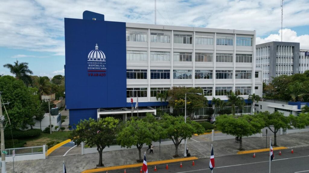 Ministerio de Trabajo reitera jueves Corpus Christi no es laborable 