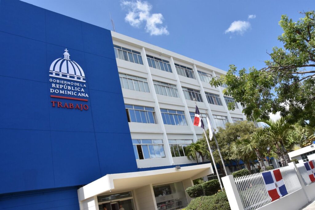Ministerio de Trabajo reitera jueves Corpus Christi no es laborable 