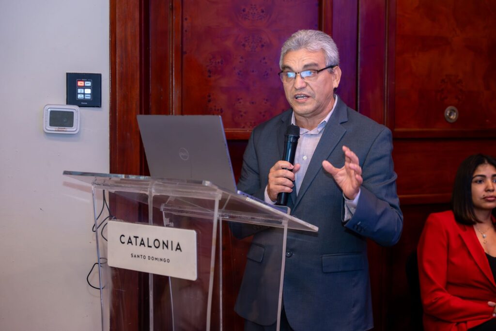 Radhamés Silverio suma el respaldo de Ángel Pimentel y consolida su liderazgo en la Facultad de Ciencias Agronómicas y Veterinarias