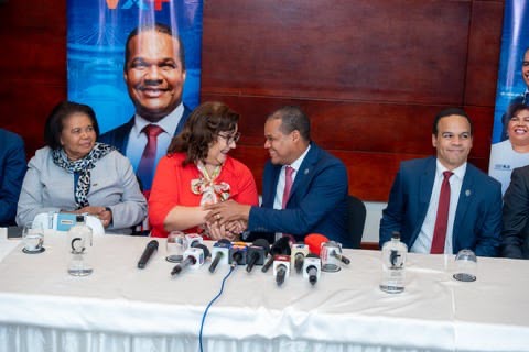 Humanidades se integra con fuerza al proyecto de Radhamés Silverio