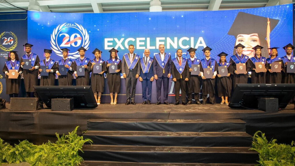 Presidente Abinader encabeza vigésima graduación ordinaria del ITLA, la más grande en la historia, con récord de 642 nuevos profesionales