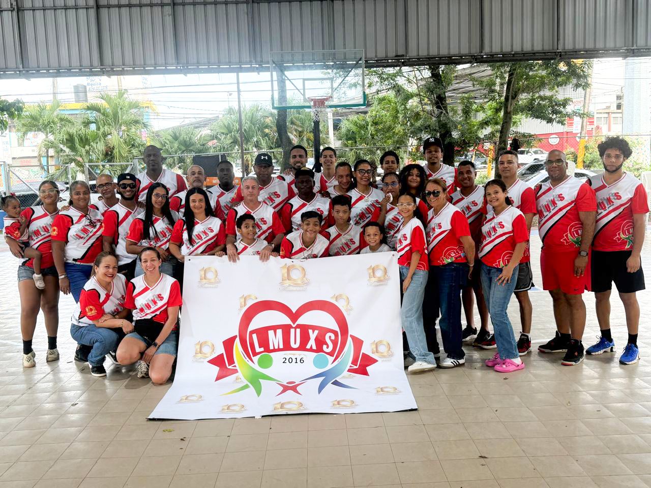Noticias: 30 Fundación Los Mina Unidos X Siempre conmemora una década transformando vidas mediante el deporte
