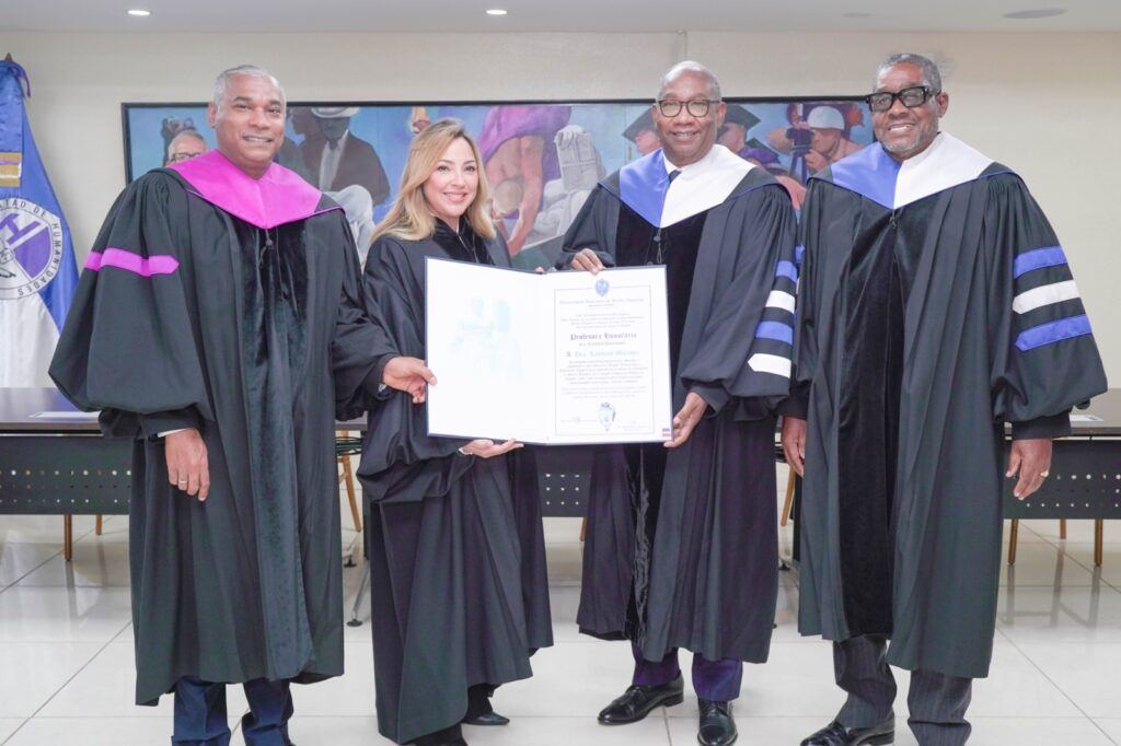 UASD reconoce como Profesora Honoraria a la arqueóloga Kathleen Martínez 2 UASD reconoce como Profesora Honoraria a la arqueóloga Kathleen Martínez