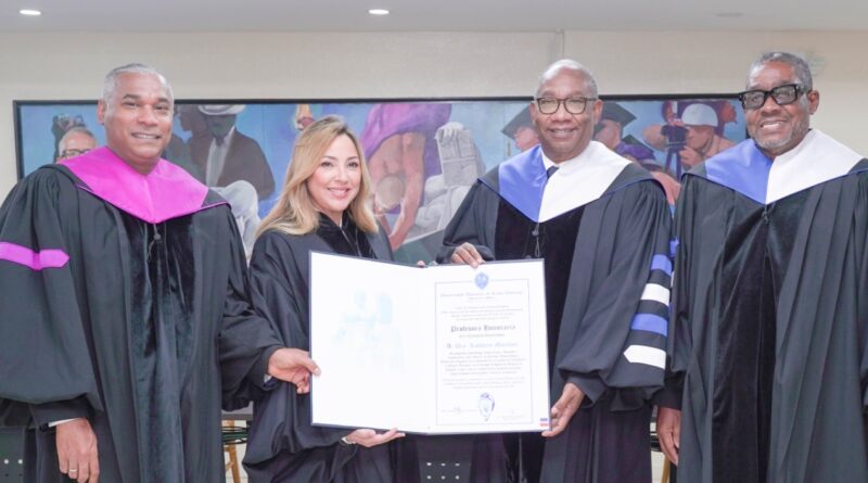 UASD reconoce como Profesora Honoraria a la arqueóloga Kathleen Martínez 1