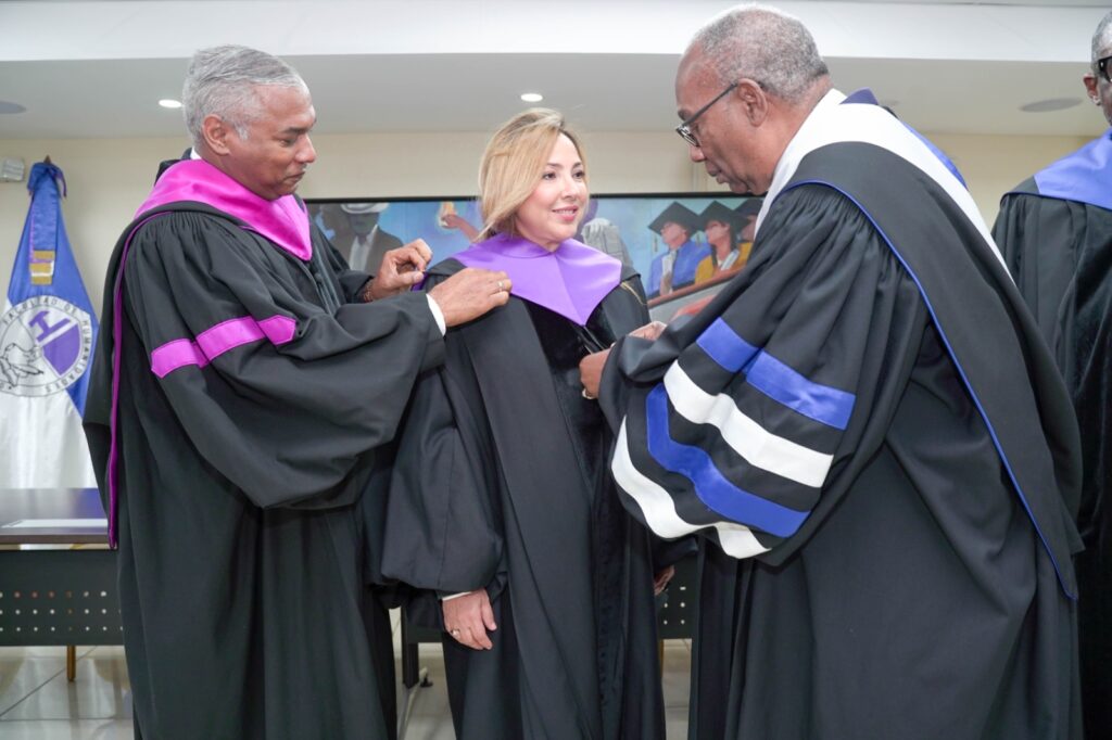 UASD reconoce como Profesora Honoraria a la arqueóloga Kathleen Martínez 6 UASD reconoce como Profesora Honoraria a la arqueóloga Kathleen Martínez