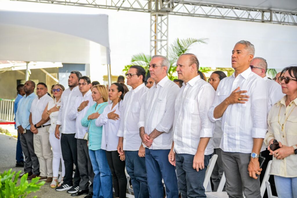 Alcaldía de Santiago entrega Parque Los Jazmines junto al presidente Abinader con inversión de más de RD$10,226,705.6 2 Alcaldía de Santiago entrega Parque Los Jazmines junto al presidente Abinader con inversión de más de RD$10,226,705.6