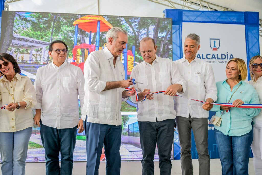 Alcaldía de Santiago entrega Parque Los Jazmines junto al presidente Abinader con inversión de más de RD$10,226,705.6 5 Alcaldía de Santiago entrega Parque Los Jazmines junto al presidente Abinader con inversión de más de RD$10,226,705.6