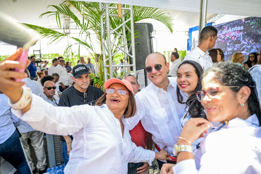 Alcaldía de Santiago entrega Parque Los Jazmines junto al presidente Abinader con inversión de más de RD$10,226,705.6 7 Alcaldía de Santiago entrega Parque Los Jazmines junto al presidente Abinader con inversión de más de RD$10,226,705.6