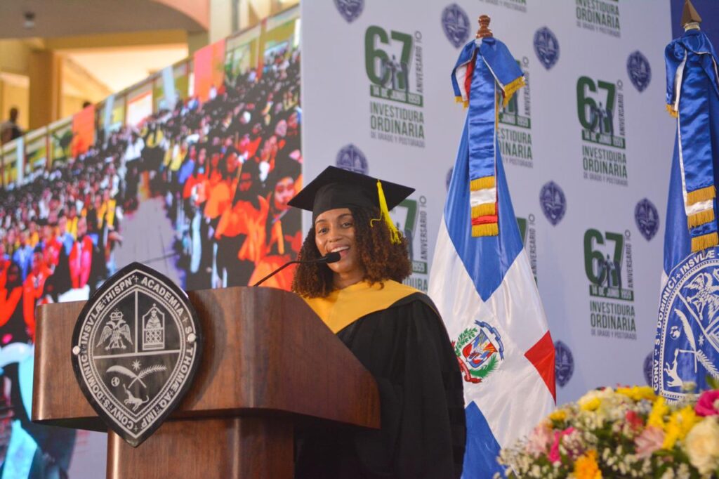 Rector de la UASD llama a graduandos a emular ejemplo de egresados destacados de la Primada de América 6 Imagen 5