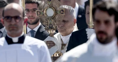 León XIV: La Iglesia, con sus aciertos y errores, quiere dialogar con el mundo actual